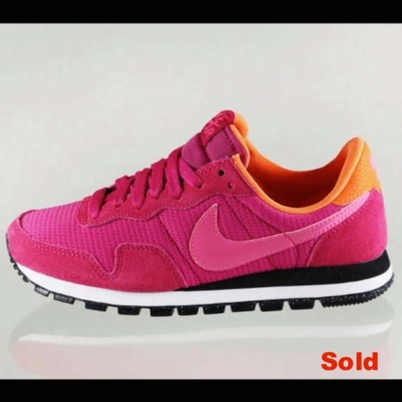 Nike Shoes - Nike Women Air Pegaus 83